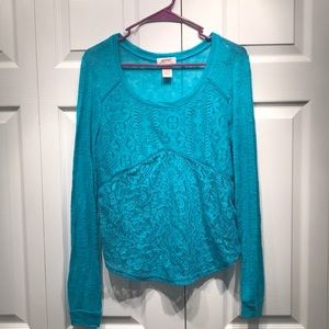 Blue long sleeve shirt